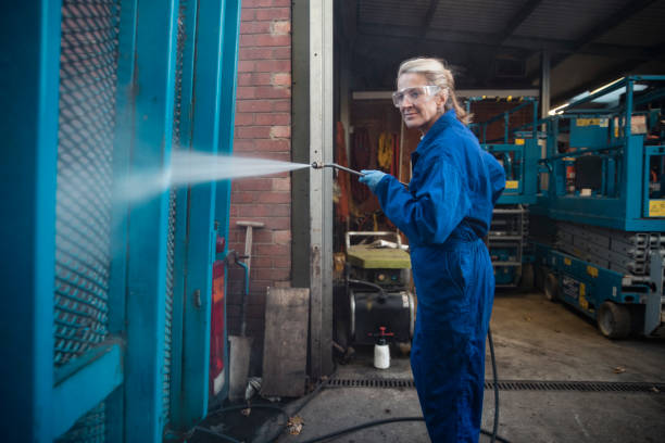 Best Rust Removal  in Trafalgar, IN